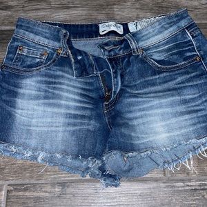 Jeans shorts size 7 but i put 8